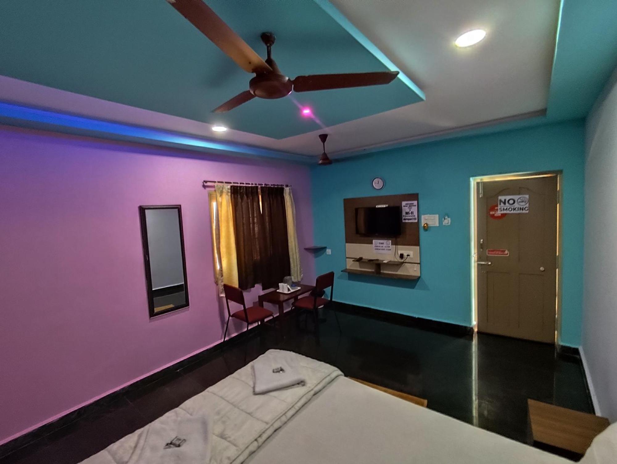 Sri Murugan Beach Paradise Hotel Mahábalipuram Kültér fotó